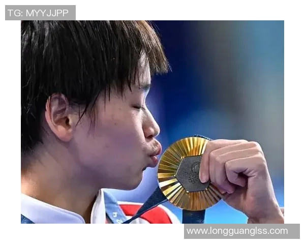 从惊险一跃到完美入水探秘跳水运动员背后的力量与艺术