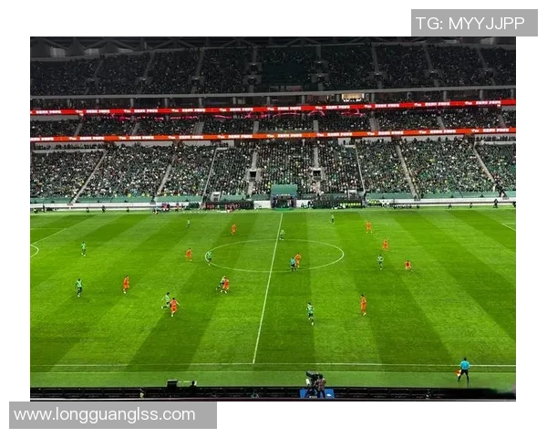 全景解析当代足球明星成长轨迹与赛场传奇故事精彩篇章深度观察