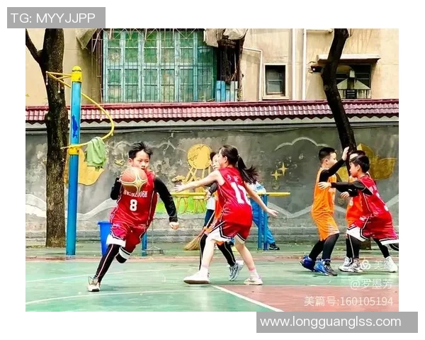 围绕足球明星展现绿茵传奇与激情岁月的非凡成长与荣耀征程故事 围绕足球明星展现绿茵传奇与激情岁月的非凡成长与荣耀征程故事