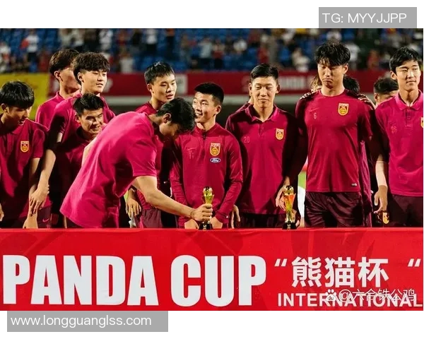 张琳芃带领中国足球再度崛起 凭借坚韧精神与实力展现领袖风范