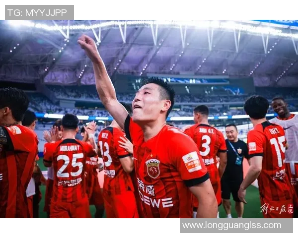 上海海港与上海申花激战正酣谁将赢得这场城市德比的荣耀之战